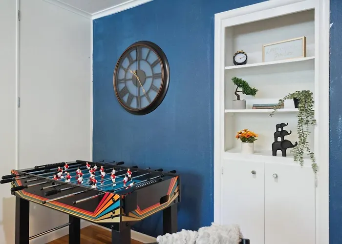 Fashionable Tcu Walkable 2bd Holiday home