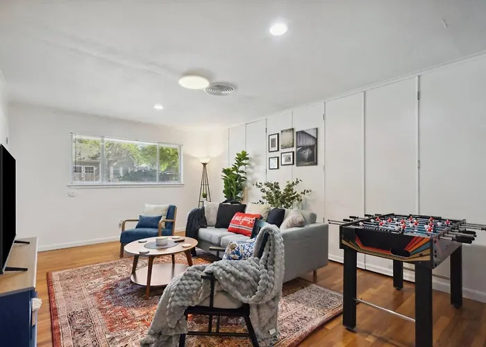 Fashionable Tcu Walkable 2bd *