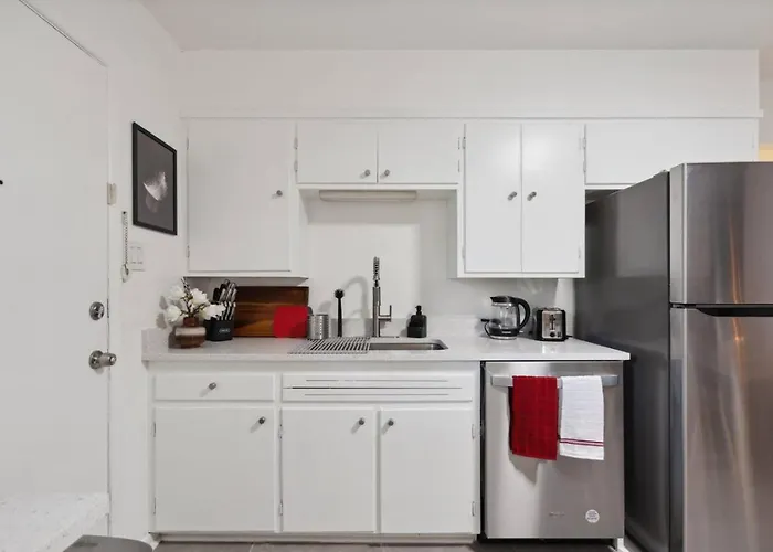 Fashionable Tcu Walkable 2bd Holiday home *