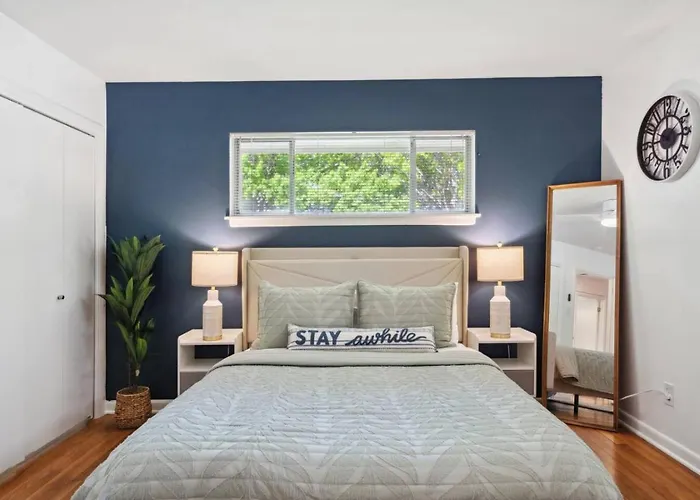 Fashionable Tcu Walkable 2bd *