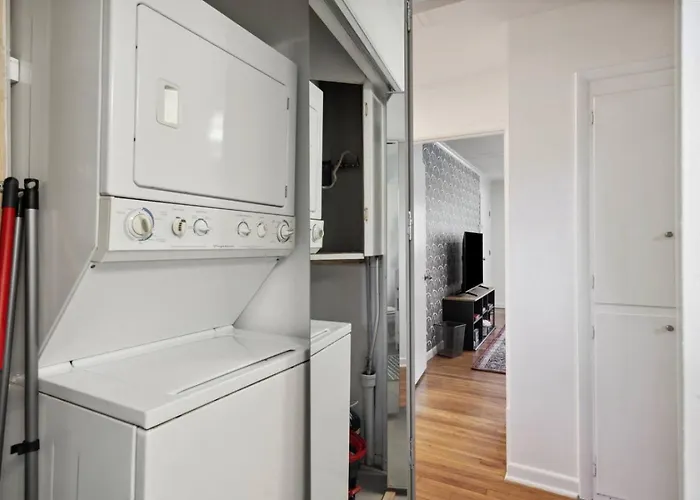 Fashionable Tcu Walkable 2bd Holiday home *